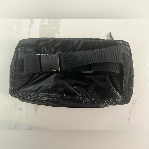 Free people Courtside Cargo Sling NWOT - Picture 3 of 4